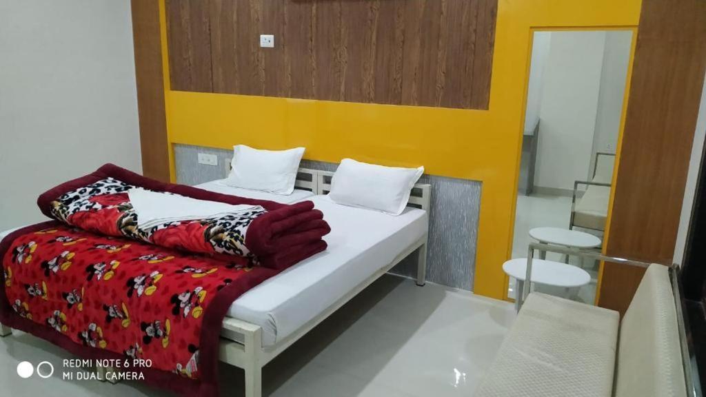 Hotel Royal Country Club Varanasi Exterior photo